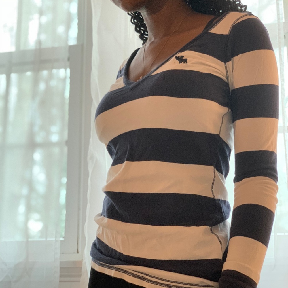 ABERCROMBIE & FITCH FITTED LONG SLEEVE